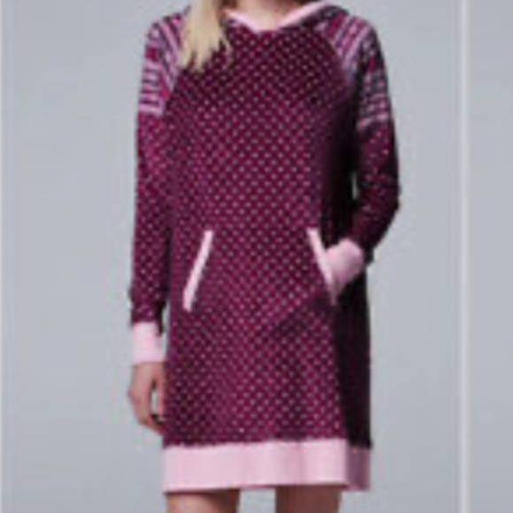 Simply Vera Vera Wang Other - Simply Vera Hooded Sleepshirt with Cable Knit Socks